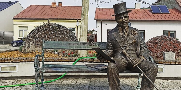 Białobrzegi: Starszy Pan w Pacewie