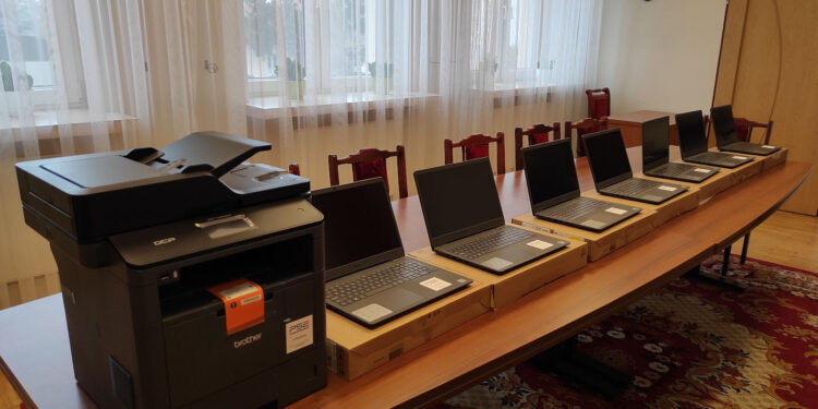 Powiat kozienicki: Siedem komputerów