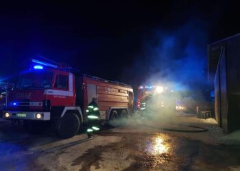 Powiat radomski: Groźny pożar tartaku w gminie Pionki