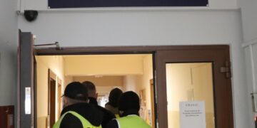 Radom: Handlowali samochodami, nie płacili podatków. Straty na 35 milionów