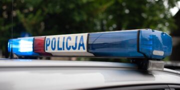 Radom: Piwniczny złodziej napadł na policjanta