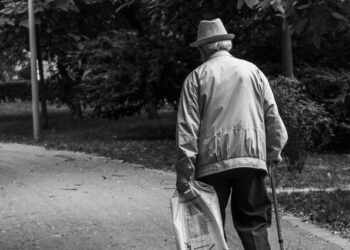 Radom: 87-latek padł ofiarą oszustów metodą “na wnuczka”