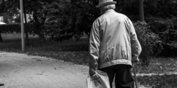 Radom: 87-latek padł ofiarą oszustów metodą “na wnuczka”