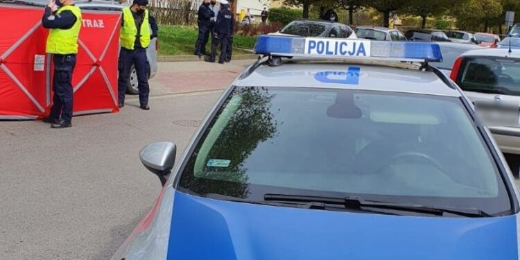 Polska Policja: Oddajmy cześć Policjantowi, który zginął na służbie