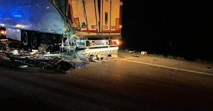 Powiat grójecki: Nocny wypadek z udziałem dwóch tirów [GALERIA]