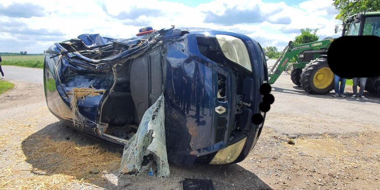 Powiat radomski: Zderzenie ciągnika z osobówką