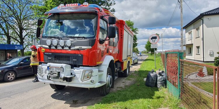 Powiat radomski: Zderzenie ciągnika z osobówką