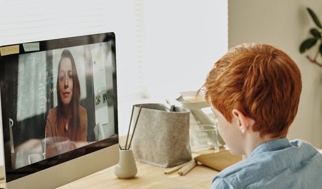 Radomskie: Sprzęt dla 130 szkół!