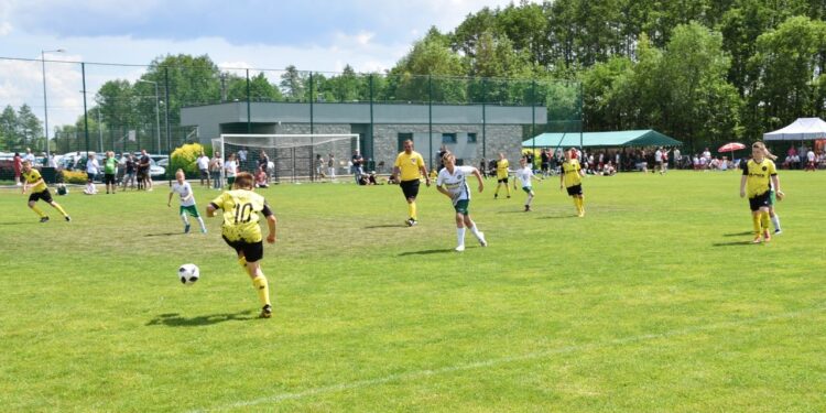 Powiat Radomski: Piłkarskie rozgrywki najmłodszych – Galeria!