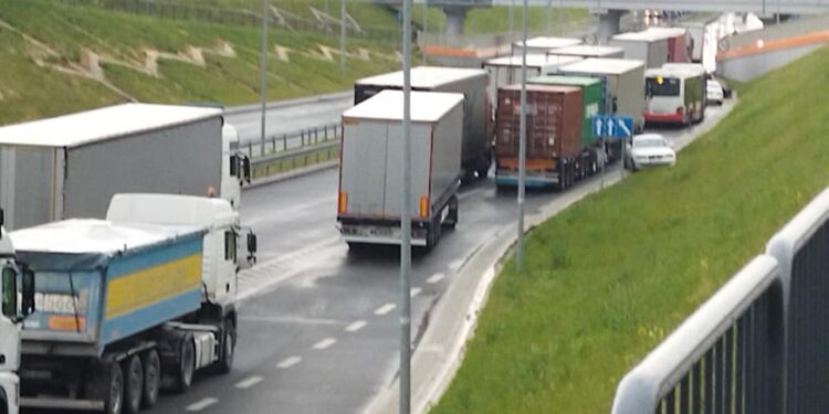 Radom / Region Radomski: Zalane ulice, zniszczone dachy!