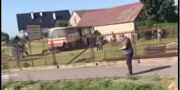 Powiat radomski: Poranne zderzenie autobusu, busa i osobówki [ ZDJĘCIA! ]