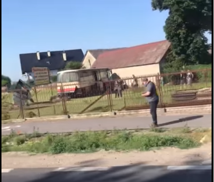 Powiat radomski: Poranne zderzenie autobusu, busa i osobówki [ ZDJĘCIA! ]