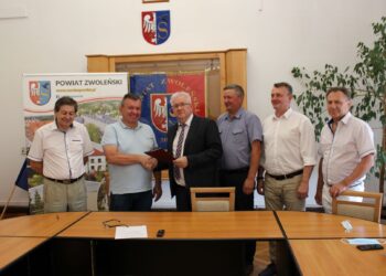 Powiat zwoleński: Roboty sportowe