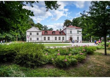 Powiat grójecki: Warecki pałacyk na skarpie