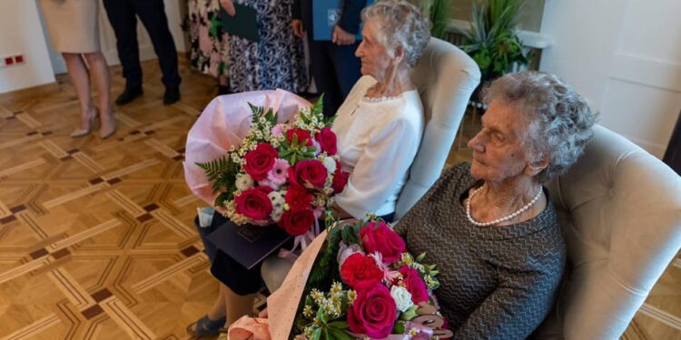 Kozienice: SETNE urodziny sióstr bliźniaczek!