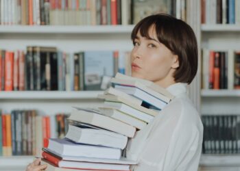 Radom: Zgłoś książkę do Nagrody!