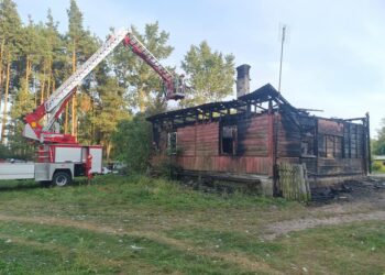 Powiat lipski: Pożar domu – dwie osoby ranne!