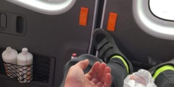 Z kraju: Policjant jechał po pomoc dla Oli z Radomia – miał wypadek