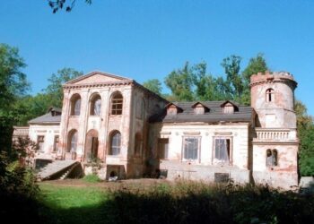 Powiat grójecki: Dwór w Warpęsach