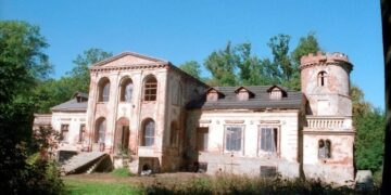 Powiat grójecki: Dwór w Warpęsach