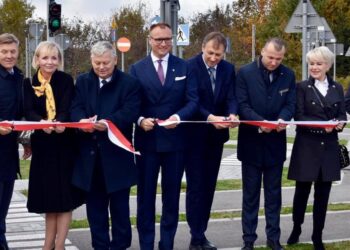 Powiat radomski: Boisko, bieżnia i skocznia