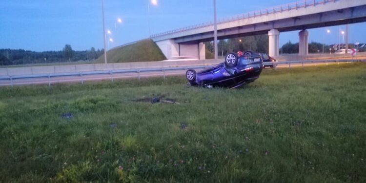 Powiat białobrzeski: Śmiertelne potrącenie i dachowanie na S7