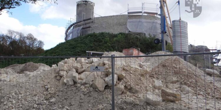 Iłża: Prace zamkowe