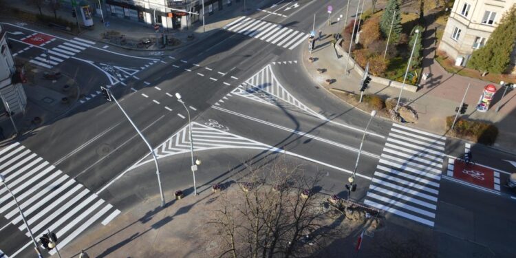 Radom: Na wprost przez skrzyżowanie!