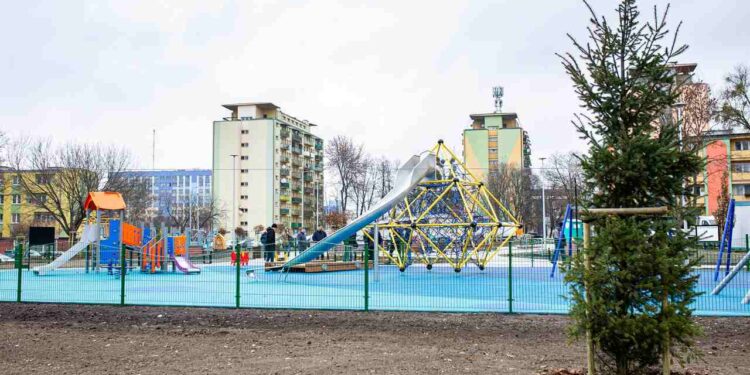 Radom: Nowe oblicze skweru na XV-lecia! [Galeria]