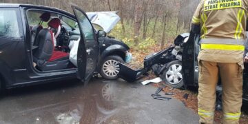 Powiat lipski: Zderzenie czołowe [ZDJĘCIA]