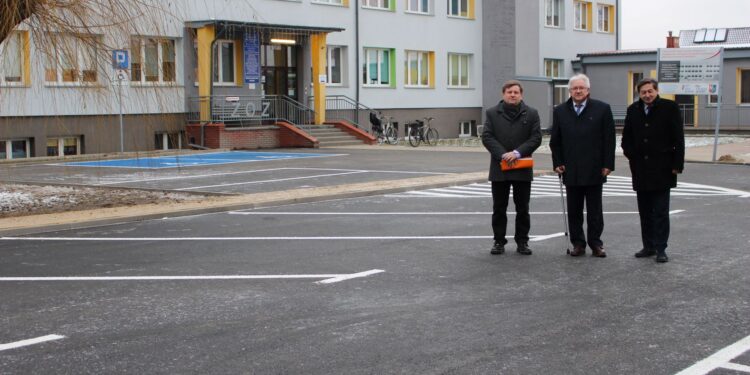 Powiat zwoleński: Lifting parkingowy