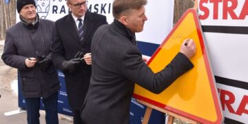 Powiat radomski: Dla aut i rowerów