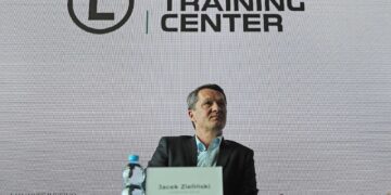 Radomskie: Od trampkarza do dyrektora