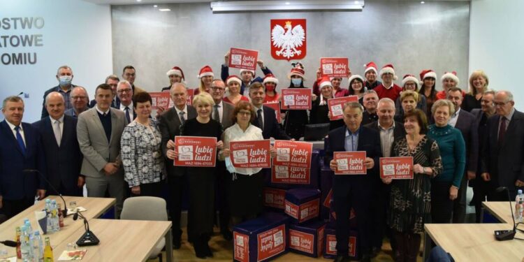 Powiat radomski: Szlachetna paczka od Starostwa