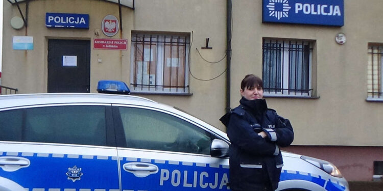 10-latek przestał oddychać – życie uratowała mu policjantka