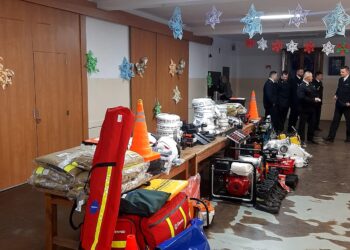 Powiat szydłowiecki: Nowoczesny sprzęt dla strażaków