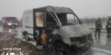 Bus stanął w płomieniach – kierowca nie żyje