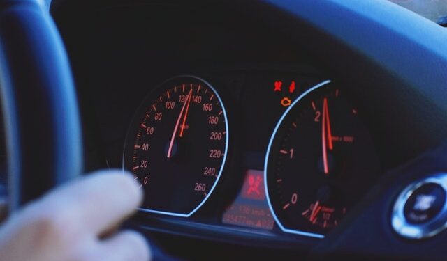 Ponad 1100 wykroczeń na drogach