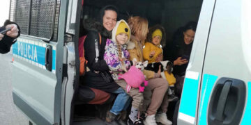 Funkcjonariusze z regionu pomagają na granicy [Galeria]