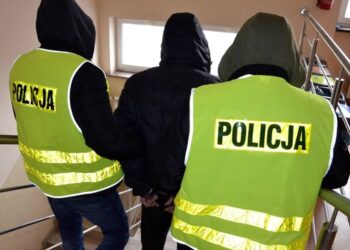 Powiat szydłowiecki: Groził seniorce z Ukrainy – żądał pieniędzy