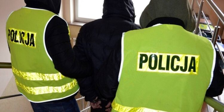 Powiat szydłowiecki: Groził seniorce z Ukrainy – żądał pieniędzy