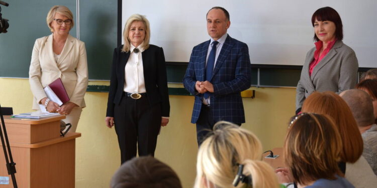 Powiat kozienicki: Bukwy i litery [galeria]