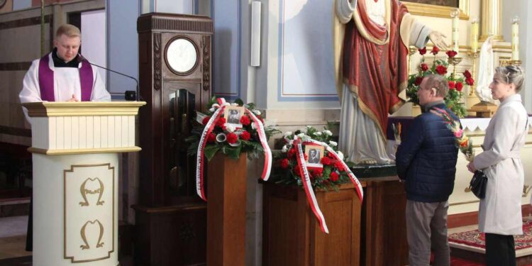 Powiat radomski: Katyńskie ofiary spod Radomia [galeria]