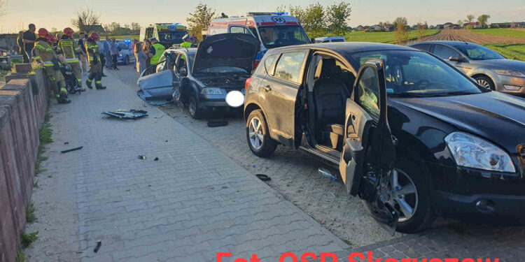 Powiat radomski: Wyprzedzał kilka aut – kobieta zginęła na miejscu