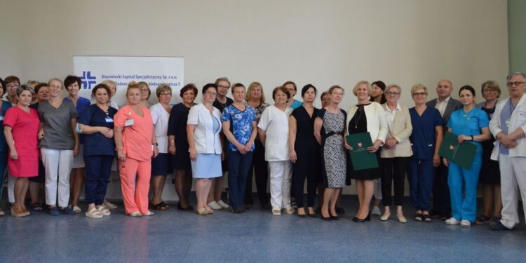 Radom: Wyróżnienia dla pielęgniarek i położnych