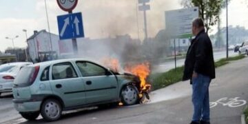 Radom: Kolizja i pożar pojazdu [ZDJĘCIA]