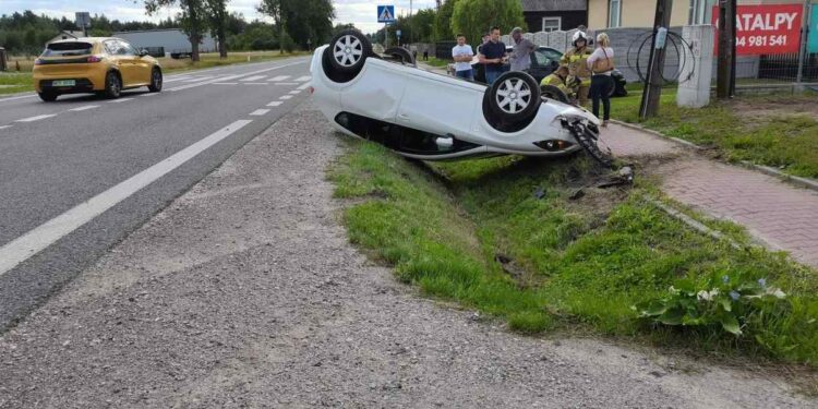 Powiat radomski: Niebezpieczne dachowanie
