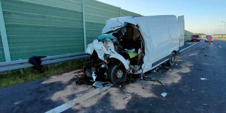 Radomskie: Kierowca busa zginął na miejscu