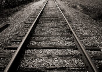 Powiat grójecki: 63-latek śmiertelnie potrącony przez pociąg