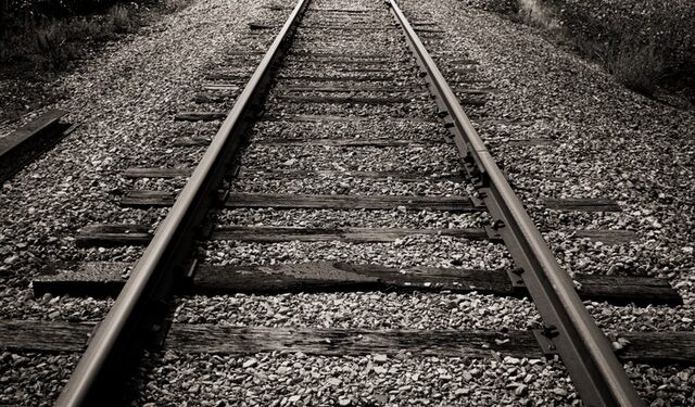 Powiat grójecki: 63-latek śmiertelnie potrącony przez pociąg